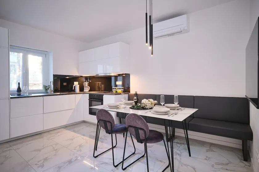 LaMer Luxury Suite by Litto - Image 1