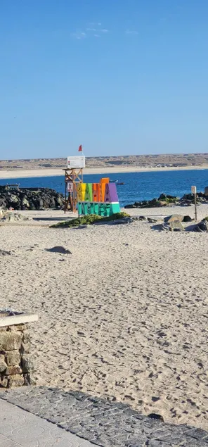 Steps to the beach, 100% comfortable - Image 1