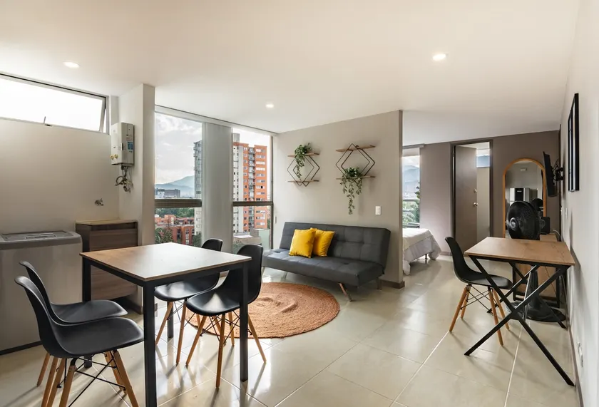 Prime Location! Apartment Near Metro 1004 - Image 1