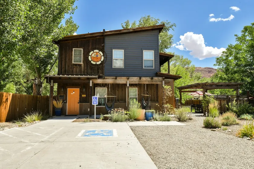 Moab Digs - Your Downtown Basecamp! - Image 1