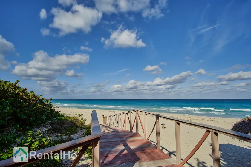 Beachfront apartment 1 bedroom - Image 1