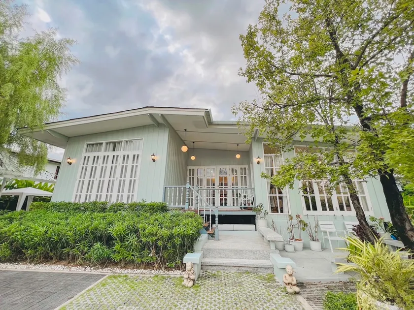 Four Bedrooms Style (1 House) - Image 1