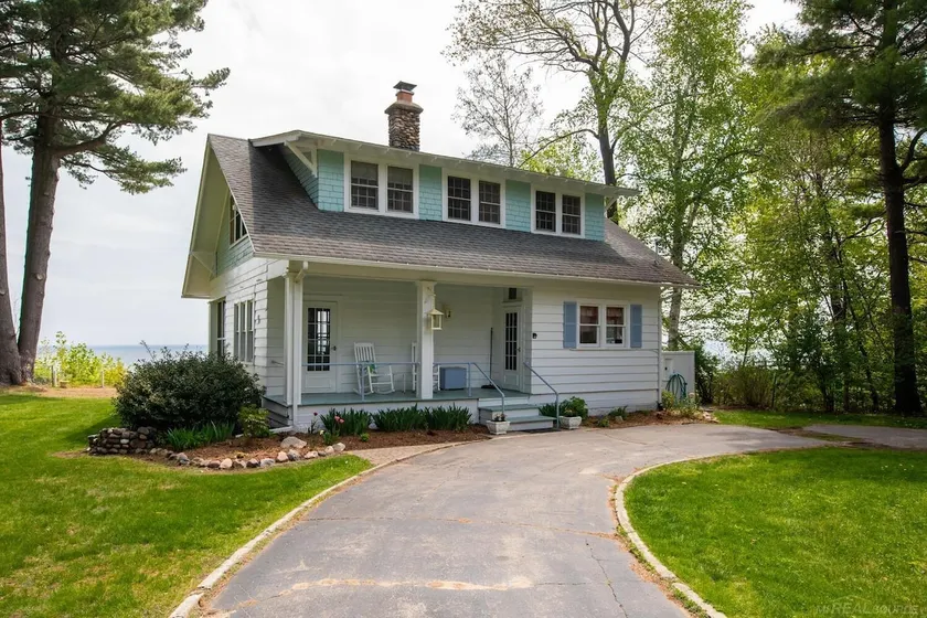 Waterfront Cottages in Lexington Vacation Homes - Image 1