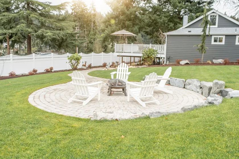 Charming cottage-downtown-deck - Image 1