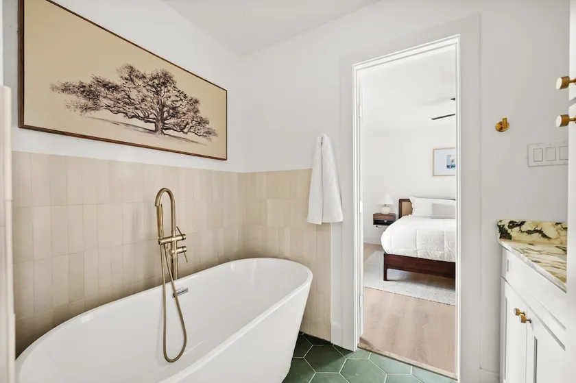 Lux Design 3BR House by Domain - Long Stay Perfect - Image 1