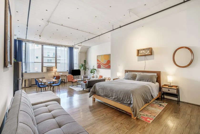 HUGE full private Wburg loft, 12ft ceilings! - Image 1