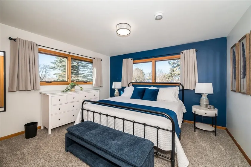 Family/Group Friendly, Close to Duluth! EV charger - Image 1