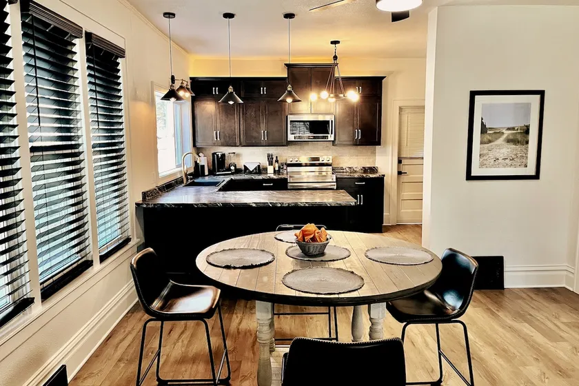 Executive remodel, fenced-in for pets, game room! - Image 1
