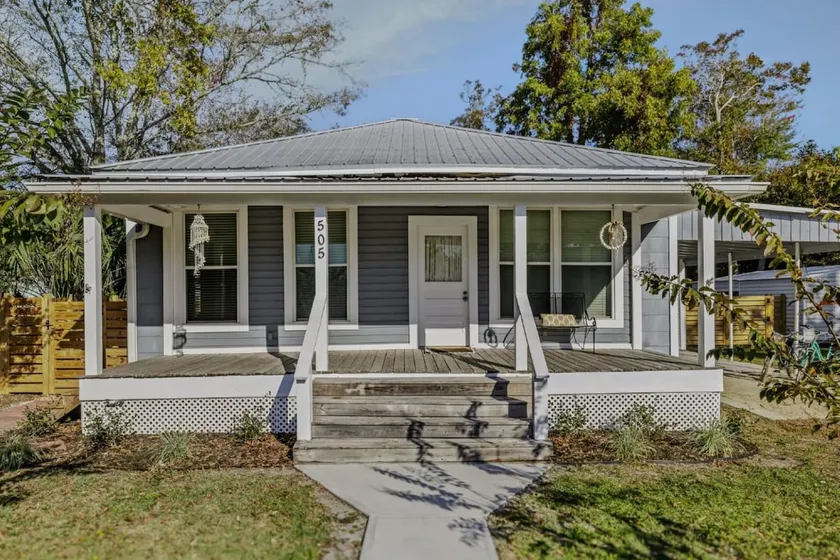 Cottage located steps away from Downtown PSJ! - Image 1