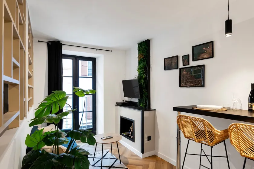 HORUS: Designer apartment - Image 1