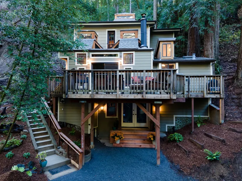 Raven Haven: Cozy Forest Storybook Cabin w Hot Tub - Image 1