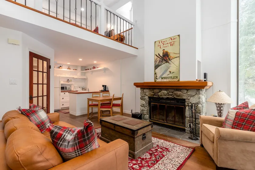Cabin Style Loft I 5 min to Ski Lifts I Parking - Image 1