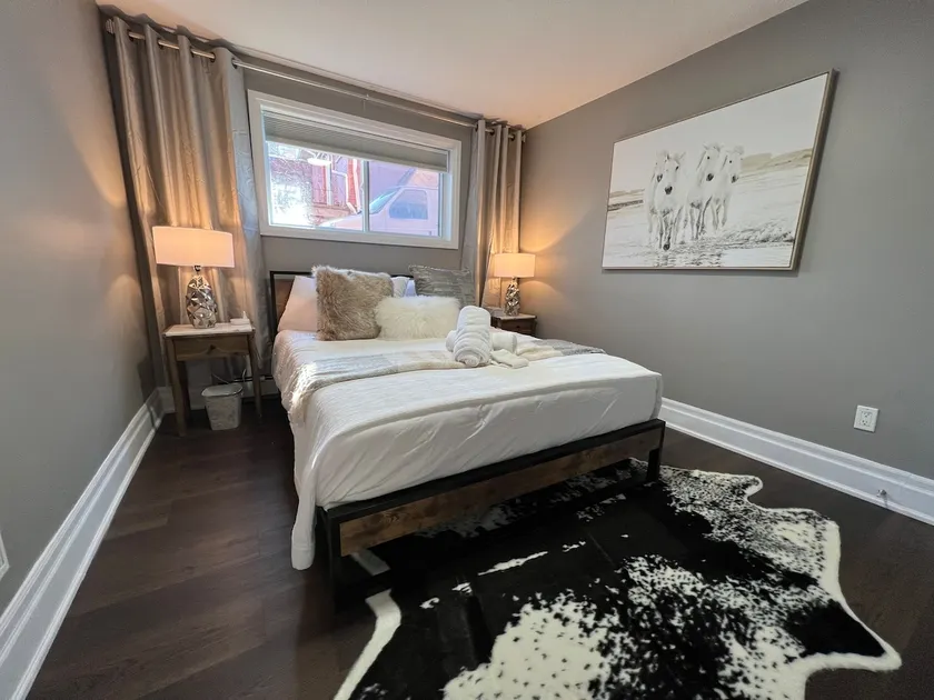 Dreamy Escape | Cozy & Stylish Stay for Two - Image 1