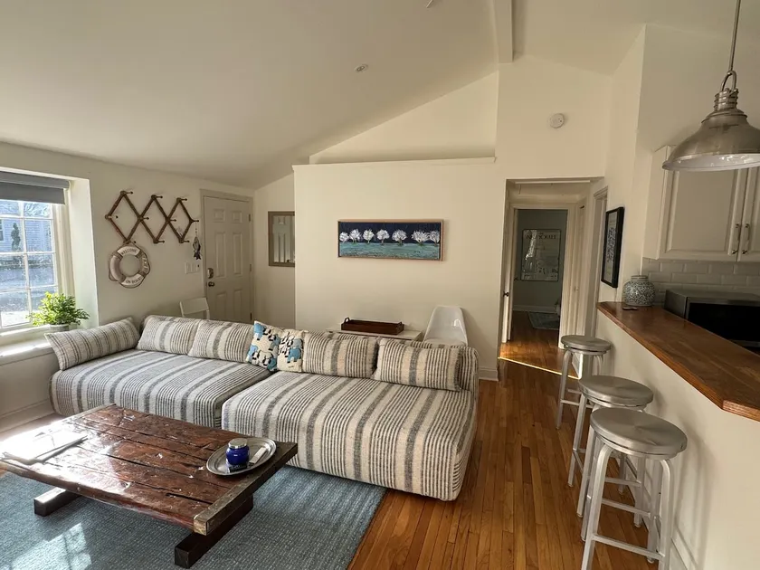 River Cottage in Weston, CT - Image 1