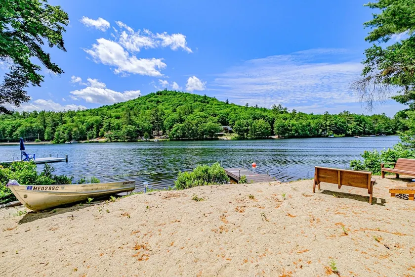Lakefront Moose Pond Retreat - Image 1