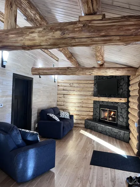 Luxury Log Cabin on Lake Winter - Image 1