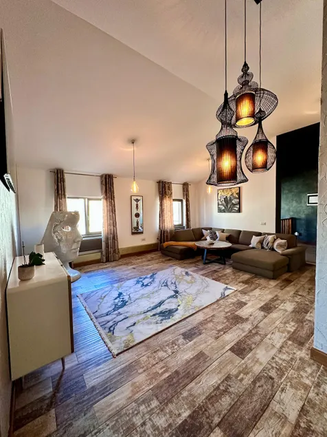 Madison Lake Villa - Image 1