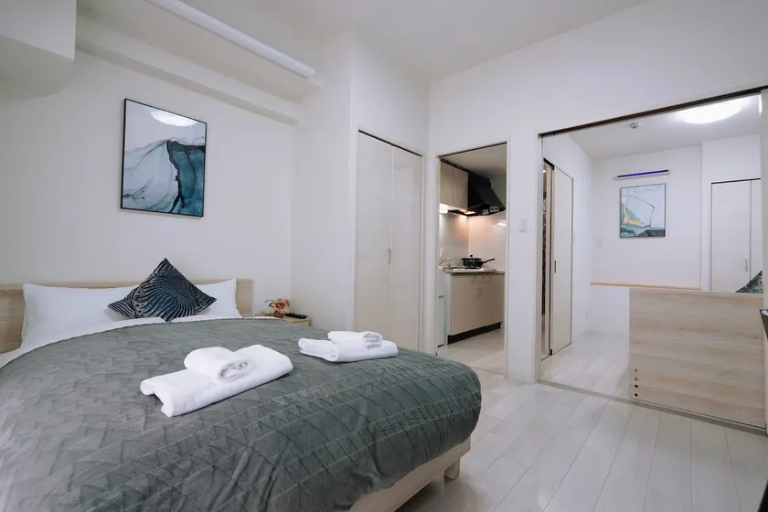Onaka Yuko's apartment, 3 minutes on foot from Dotonbori!5-minute walk to Nihonbashi Station, 7-minute walk to Kuromon Market, DABE. - Image 1