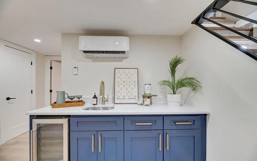 Beautiful Solar Powered Basement Apartment - Image 1