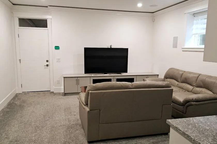 One Bed Executive Suite - Image 1