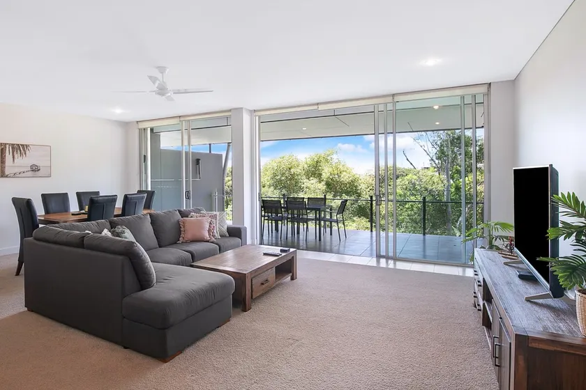 Treetop Horizons - Experience Red Hills Local Vibe - Image 1