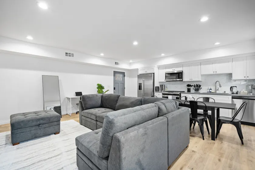 Stylish New home near DTLA, Disneyland, SOFI - Image 1