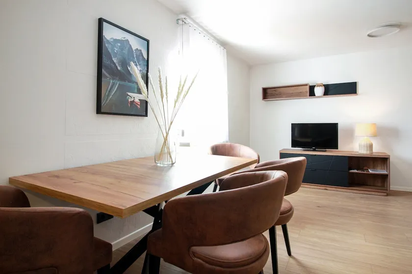 2 room apartment with use of sauna and pool - Image 1