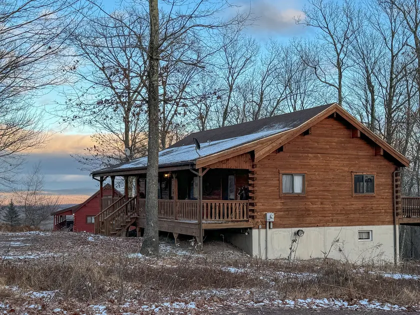Cozy Log Cabin with Stunning Views! - Image 1