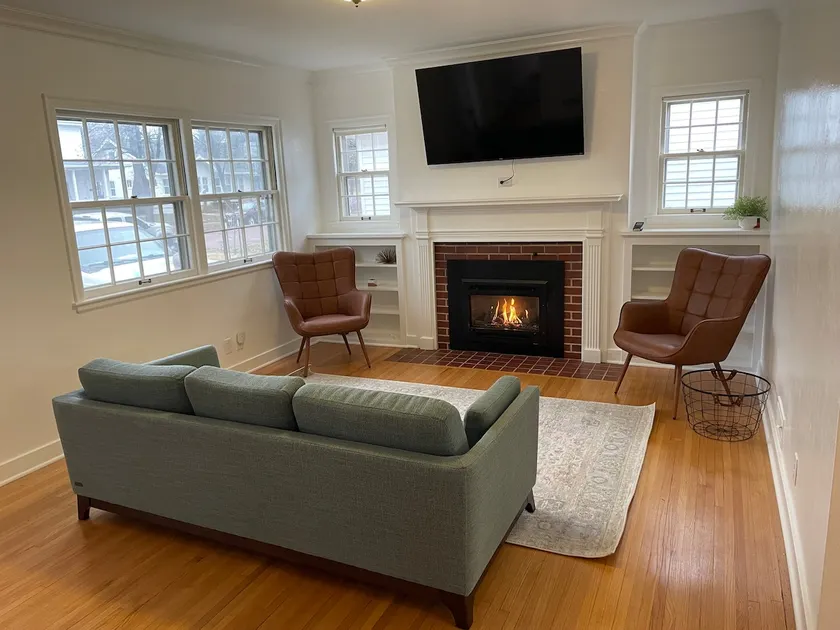 Spacious Retreat in Quiet & Friendly Neighborhood - Image 1