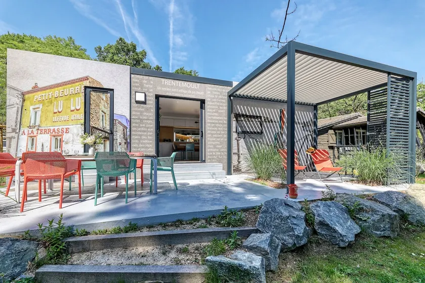 The Carousel Cottage - Image 1