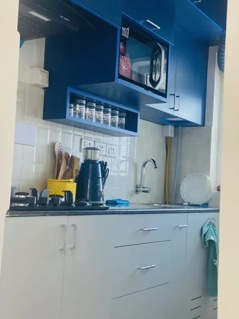 2BR Apt facing Riverside - Image 1