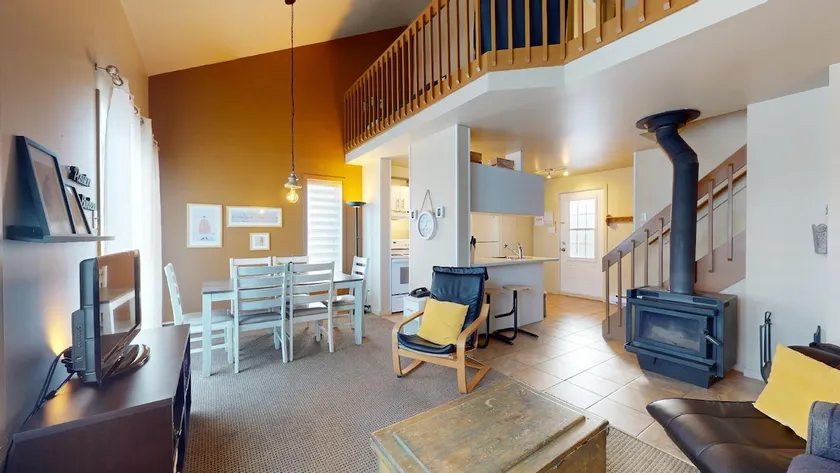 P-351: 2-bedroom mezzanine condo - Image 1