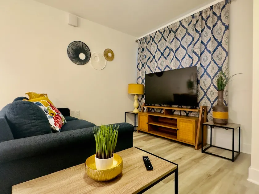 Cozy Villa-Style Flat - Image 1