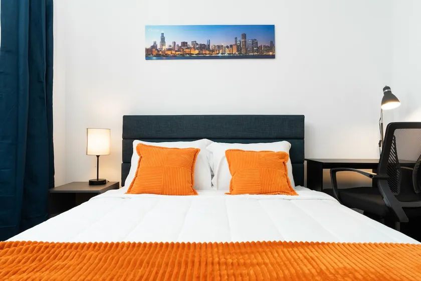 13 mins DT | 4 mins Lake | Artistic Loft Rooftop - Image 1