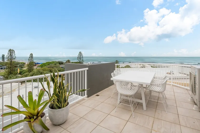 Coolum Beach Retreat - Image 1