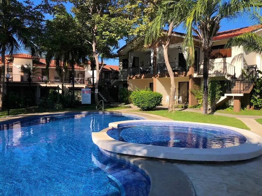 Jade Oasis Retreat near the Beach - Image 1