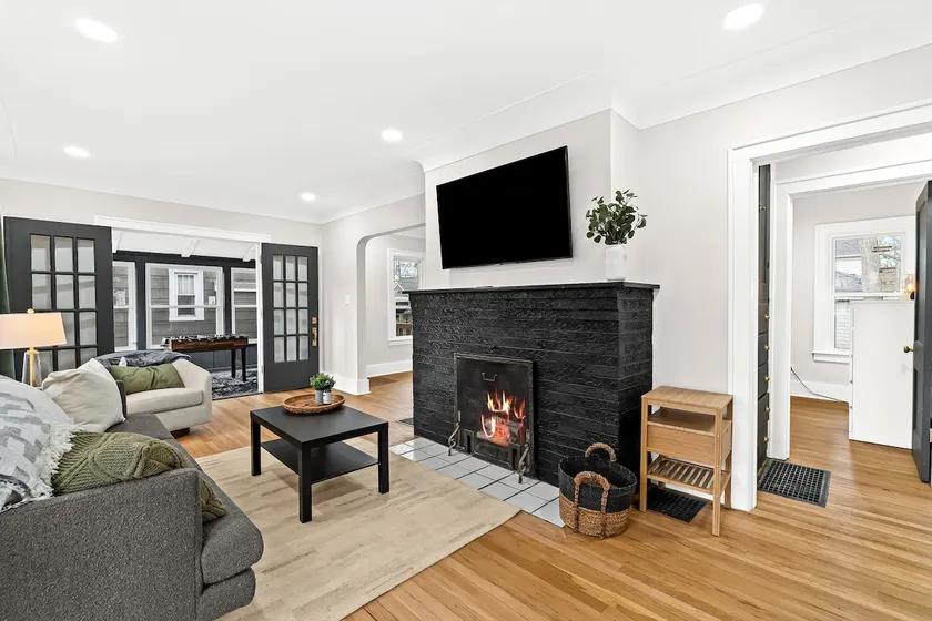 Cozy Luxurious Retreat in Pleasant Ridge/Royal Oak - Image 1
