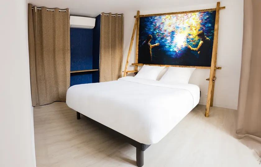 impressionists apartment - Image 1