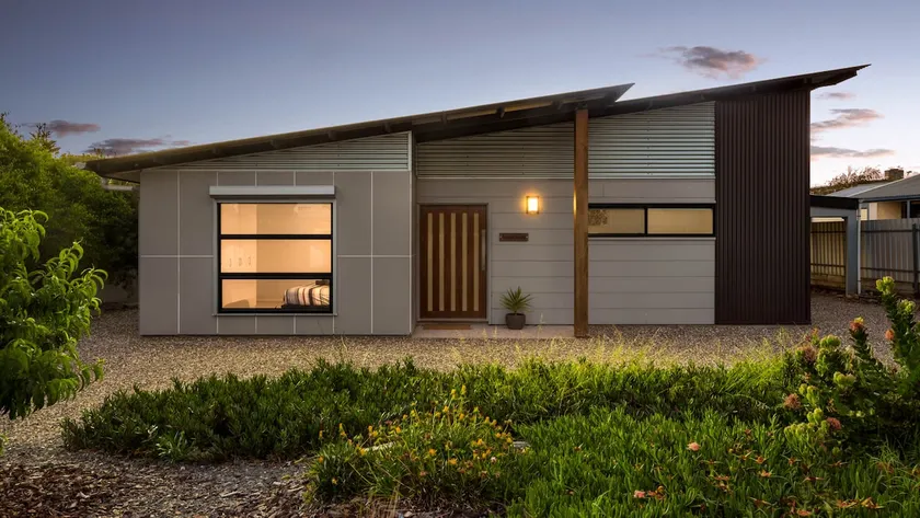 Great Ness Beach House - 8 Person Spa - Pet-Friendly - Netflix - Linen included - Image 1
