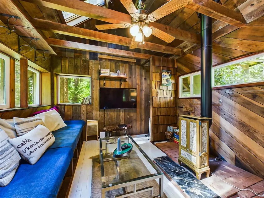 Dual Cabins & Treehouse - Image 1