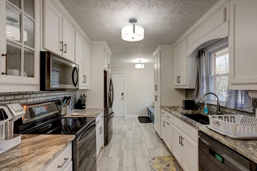 Serene Home by Covington Square - Image 1
