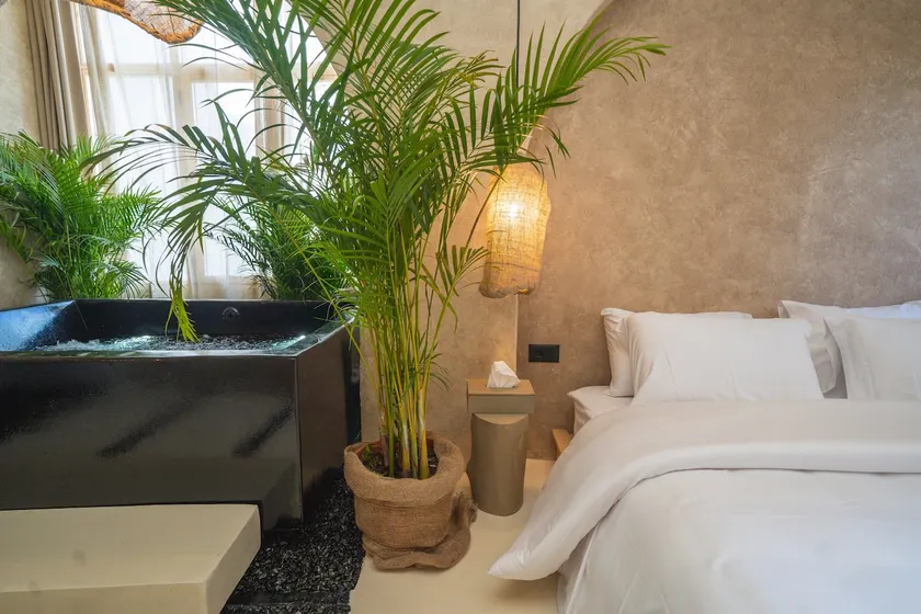 Olive Oasis With Jacuzzi - Image 1