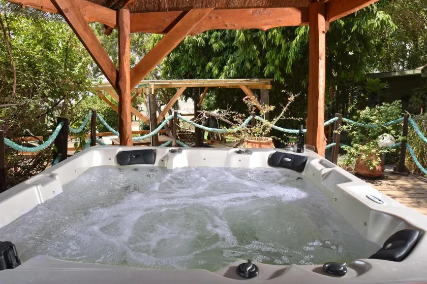 Air & Vibes- Cabin with Private Jacuzzi - Image 1
