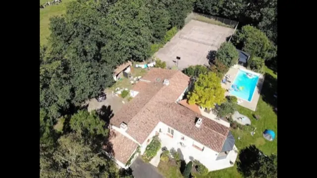 Beautiful family home - Image 1