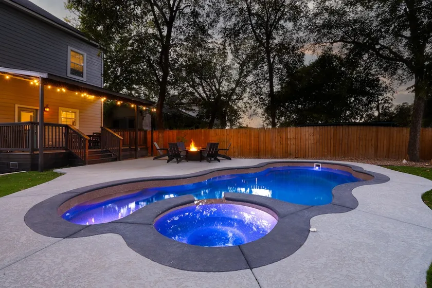 The Gatsby 1930s | pool, hot tub, firepit, BBQ - Image 1