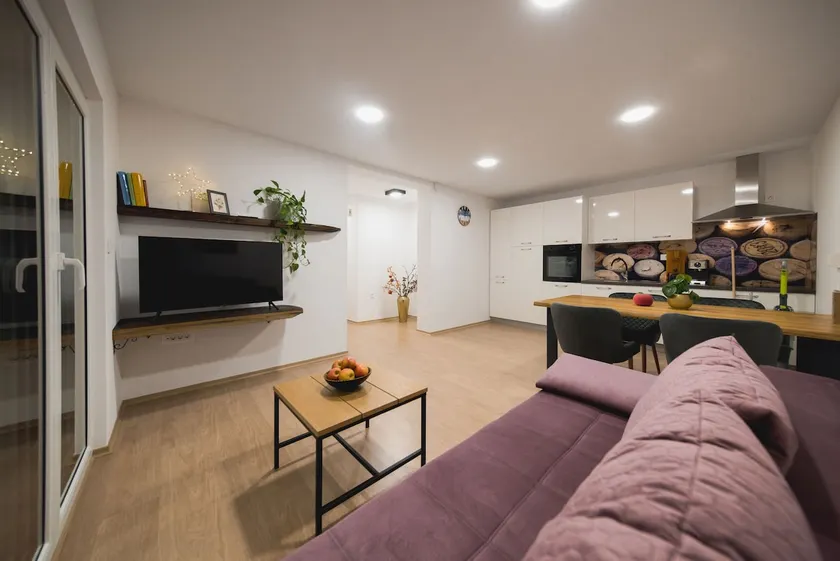 Comfort Apartmnet in house Vinaria with Terrace - Image 1