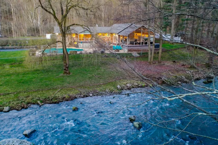 Waterfront Pool Hottub Deep Creek Lake Wisp - Image 1