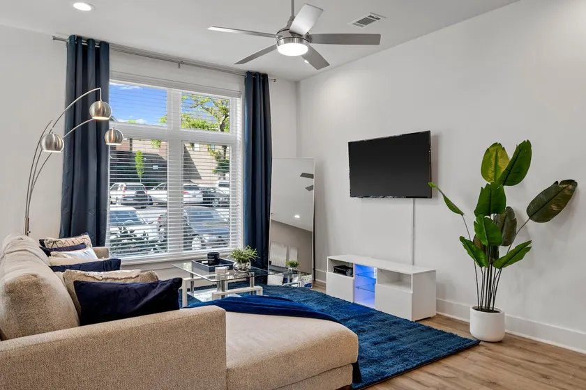 King Bed Condo Gated Ground Flr - Image 1