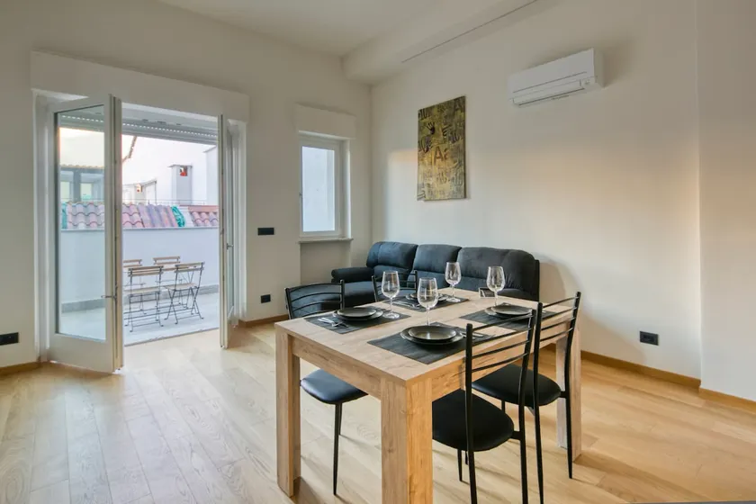 Casa Lory (Two-room apartment in the center of Turin with terrace) - Image 1