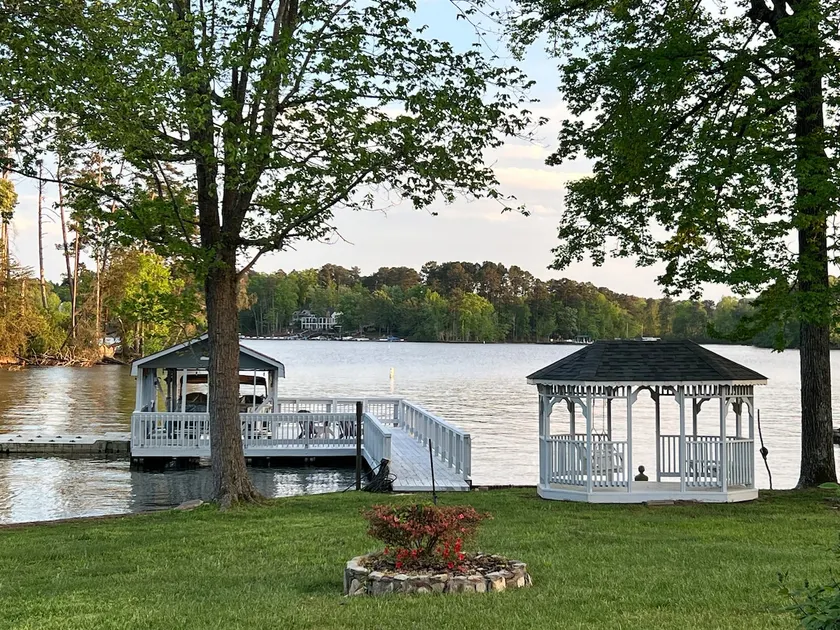 Dock Holiday - Image 1
